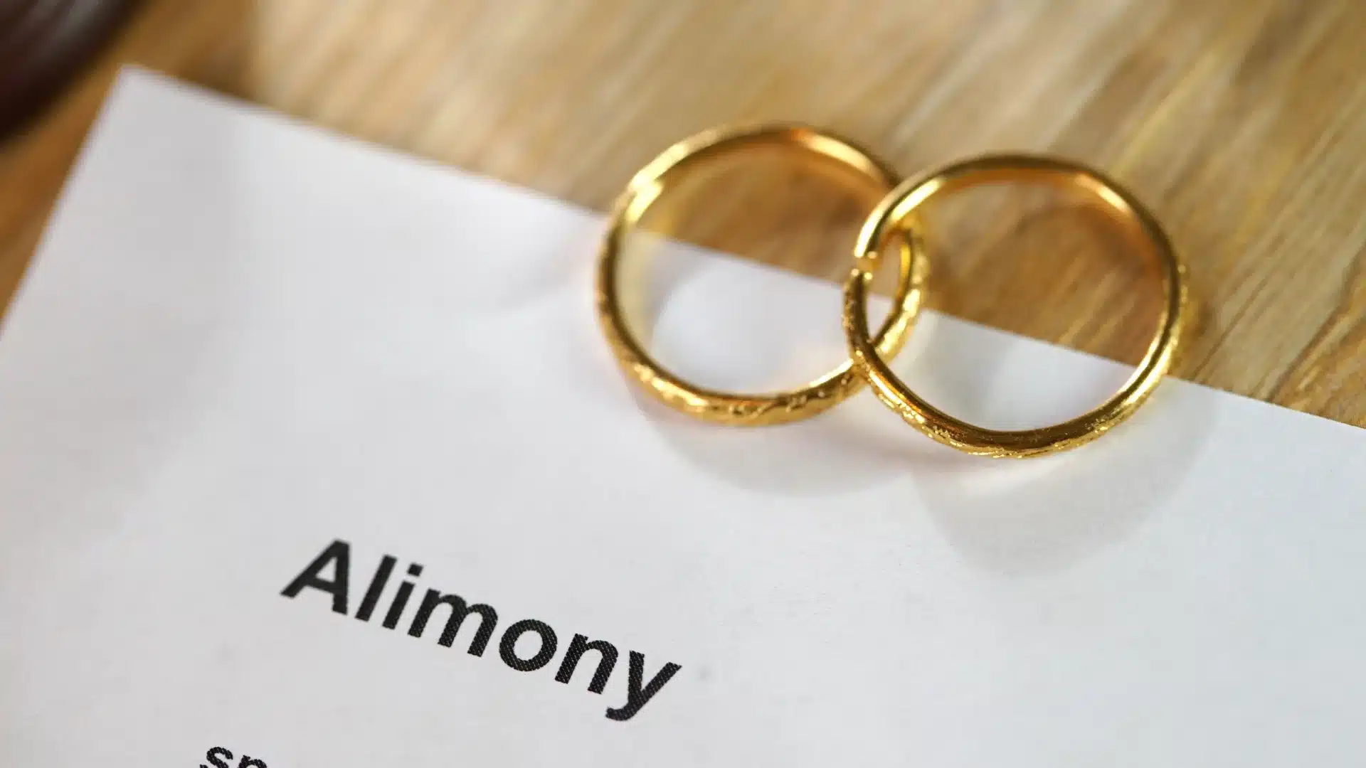 Who Pays Alimony in a Divorce image raw